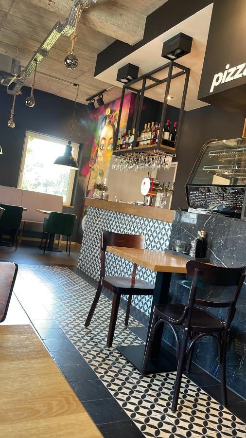 Hotel Am Stadion Vanino Cucina Italian 빌레펠트 외부 사진